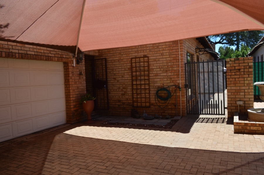 3 Bedroom Property for Sale in Wilkoppies North West